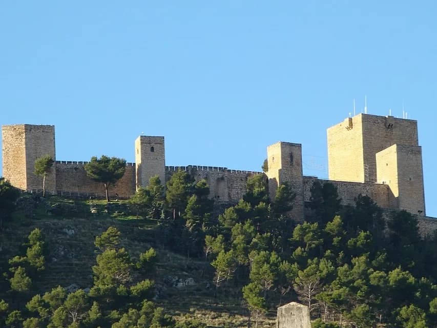 El Castillo de Santa Catalina sobre la ciudad